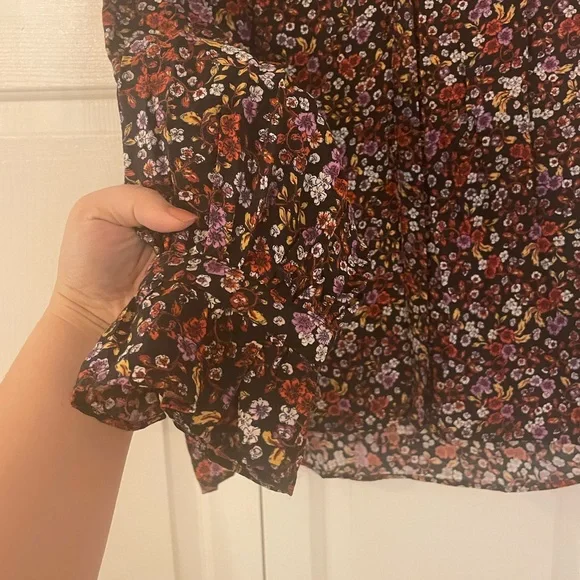 New without tags Who What Wear black floral ruffle blouse - Picture 4 of 5